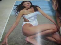 藤崎あや　写真集　つづれおり　1989年07月10日発行　近代映画社　※画像の様に表紙カバー側面に焼け出ています。