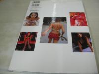 大沢安希　写真集　graduation　卒業　2001年05月17日発行　初版本　ケイエスエス　※画像の様に表紙カバー上部に痛み出ています。