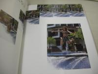 大沢安希　写真集　graduation　卒業　2001年05月17日発行　初版本　ケイエスエス　※画像の様に表紙カバー上部に痛み出ています。