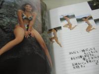 大沢安希　写真集　graduation　卒業　2001年05月17日発行　初版本　ケイエスエス　※画像の様に表紙カバー上部に痛み出ています。