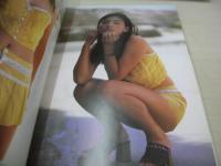 加藤あい　写真集　Friend　1997年11月20日発行　初版本　ぶんか社　※画像の様に表紙面上隅にセロテープ糊跡汚れ出ています。