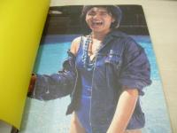 千葉美加　写真集　WILD Dado　Mika Chiba　撮影:橋本雅司　1989年11月20日発行　初版本　CBSソニー出版　※画像の様に上隅に折れ跡出ています。
