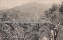 1000188■戦前 絵葉書■箱根名所　底倉蛇骨川に架る八千代橋の美觀　画鋲あと