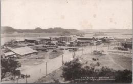 1000296■戦前 絵葉書■塩釜築港より千賀の浦を望む(全景・建物)　ピン穴