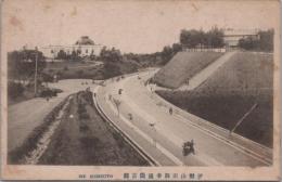 1000902■戦前 絵葉書■三重県　伊勢山田御幸通微古館　シミ