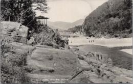 1000915■戦前 絵葉書■秩父赤壁　長瀞の奇勝　長瀞駅より二丁　