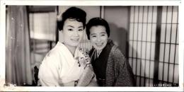 20050■映画　スチール写真 ■べらんめえ芸者罷り通る　 高倉健 美空ひばり 中原ひとみ 小宮光江 春丘典子 星美智子