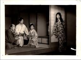 10006■映画　スチール写真 ■師法陰術幻　石井一雄　小柴幹治　丘さとみ　16.5cm×12cm　少破れあり