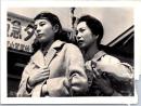 10022■映画　スチール写真 ■1961　女家族　三益愛子　新珠三千代　久我美子　黛ひかる　　16.5cm×12cm　少破れ　