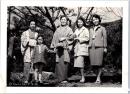 10029■映画　スチール写真 ■1961　女家族　三益愛子　新珠三千代　久我美子　黛ひかる　　16.5cm×12cm　　　