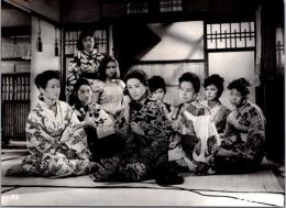 10083■映画　スチール写真 ■五番町夕霧楼　佐久間良子　田坂具隆　水上勉 15.5cm×11cm　1000