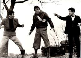 10173■映画　スチール写真 ■けち虫　宍戸錠　南田洋子　山内 賢 　川地 民夫　小高 雄二　笠置 シヅ子 　15.5cm×11cm　 ピン穴有
