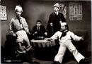 10216■映画　スチール写真 ■大日本殺し屋伝　 土方弘 宍戸錠 山本陽子 大村崑 由利徹　　15.5cm×11cm　ピン穴