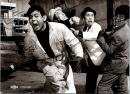10223■映画　スチール写真 ■大日本殺し屋伝　 土方弘 宍戸錠 山本陽子 大村崑 由利徹　　15.5cm×11cm　
