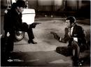 10243■映画　スチール写真 ■くたばれ悪党ども　鈴木清順・宍戸錠・笹森礼子　　15.5cm×11cm　