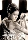 10244■映画　スチール写真 ■捨身の勝負　野川由美子　宍戸錠　刺青 タトゥー ピン穴 15.5cm×11cm　