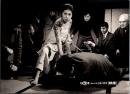 10245■映画　スチール写真 ■捨身の勝負　野川由美子　宍戸錠　刺青 タトゥー 15.5cm×11cm　