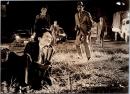 10254■映画　スチール写真 ■燃える南十字星　宍戸錠・松原智恵子　松原智恵子　南田洋子　15.5cm×11cm　ピン穴
