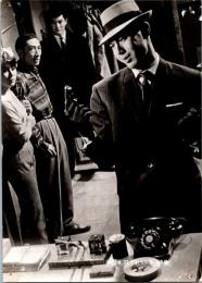 10268■映画　スチール写真 ■拳銃無頼帖　抜き射ちの竜　赤木圭一郎/浅丘ルリ子　15.5cm×11cm　ピン穴