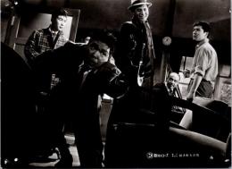 10271■映画　スチール写真 ■拳銃無頼帖　抜き射ちの竜　赤木圭一郎/浅丘ルリ子　15.5cm×11cm　ピン穴