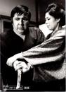 10282■映画　スチール写真 ■傷だらけの人生　鶴田浩二　工藤明子 15.5cm×11cm　ピン穴　 裏面はがしあとによる痛み　