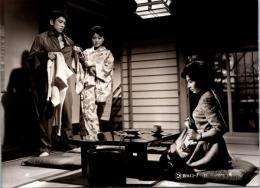 10341■映画　スチール写真 ■打倒（ノック・ダウン）赤木圭一郎　二谷英明　稲垣美穂子　和田悦子　岡田真澄 15.5cm×11cm　ピン穴　