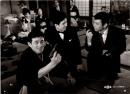 10347■映画　スチール写真 ■河内ぞろ 喧嘩軍鶏　宍戸錠　川地民夫　山内賢 15.5cm×11cm　ピン穴　