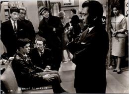 10359■映画　スチール写真 ■拳銃無頼帖　抜き射ちの竜　赤木圭一郎/浅丘ルリ子　15.5cm×11cm　