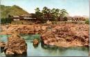 1002412■戦前 絵葉書■闘竜灘の料亭と光明寺のある五峰山を望む