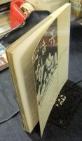 THE BROADWAY MUSICAL A PICTURE QUIZ BOOK  Stanley Green　洋書（英語）