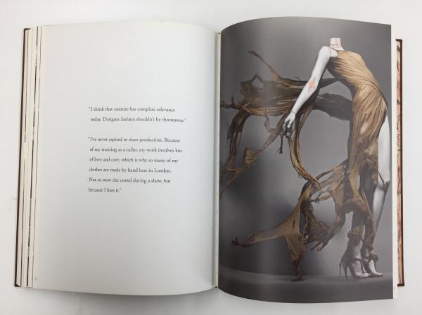 Alexander McQueen: Savage Beauty (Fashion Studies) 【英語版