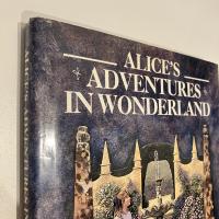 ALICE'S ADVENTURES IN WONDERLAND