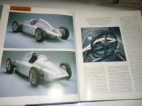 洋書　Complete Book of Porsche　ポルシェ　◎ １９４８～１９８８年の全モデルのスペックに加え、オリジナルの蔵出し写真も収録