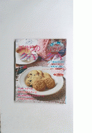 手作りのクッキとケーキ