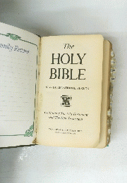 The HOLY BIBLE　NEW　INTERNATIONAL　VERSION