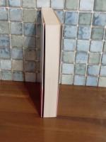音もなく少女は　文春文庫