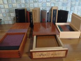 浅田次郎豆本シリーズ　全6集揃　『遺影』『立花新兵衛只今罷越候』『角筈にて』『闇の花道』『かくれんぼ』『雛の花』　各冊限定200部の133番本　各冊毛筆署名落款入