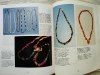 Manik-manik di Indonesia = Beads in Indonesia / Sumarah Adhyatman, Redjeki Arifin