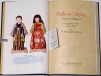 英文　日本雛人形　Dolls　on　Display