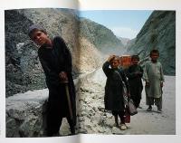 アフガニスタン　戦禍を生きぬく　大石芳野写真集