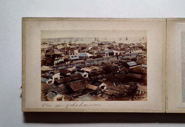 Amazon.co.jp: 洋書 明治期の日本 古写真集 手彩色 レトロ