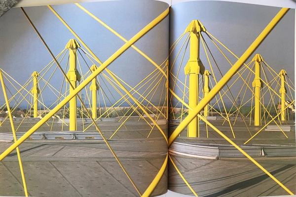 世界的に有名な ルノー・センター【Architecture in 第1期】(ノーマン detail デザイン