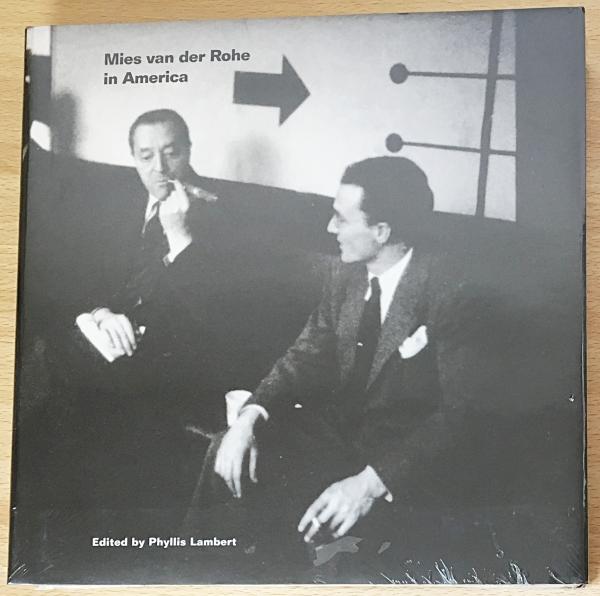 英語洋書 Mies Van Der Rohe In America アメリカにおけるミース ファン デル ローエ Edited By Phyllis Lambert Essays By Werner Oechslin Et Al Photographs By Guido Guidi And Richard Pare 古本 中古本 古書籍の通販は 日本の古本屋 英語洋書 Mies Van Der Rohe In America アメリカにおけるミース ファン デル ローエ Edited By Phyllis Lambert Essays By Werner Oechslin Et Al Photographs By Guido Guidi And Richard Pare 古本 中古本 古書籍の通販は 日本の古本屋