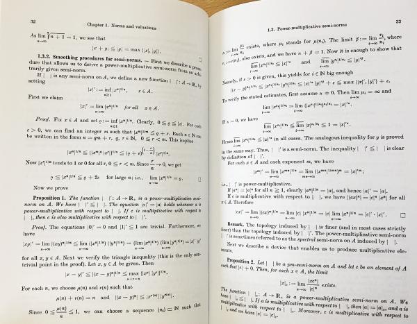 英語数学洋書 Non-Archimedean Analysis : A Systematic