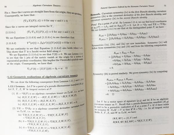 英語数学洋書 Geometric properties of natural operators defined by