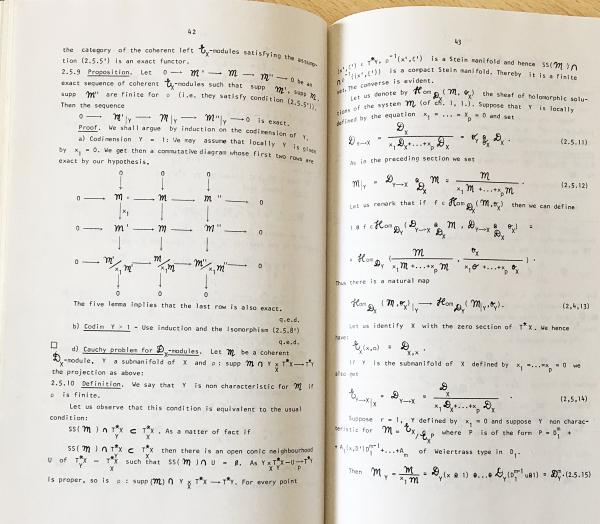 英語数学洋書 Systems of microdifferential equations【微分 英語数学洋書 Systems of microdifferential equations【微分