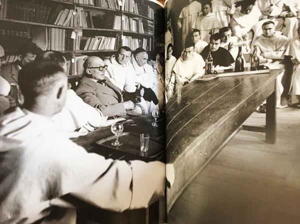 英語建築洋書 Le Corbusier : Le grand【ル・コルビュジエ