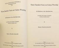 英語 サンスクリット 仏教洋書 チャイティヤ崇拝に関する3梵文テキスト Ahoratravrata に関連して 英語版と概略 Three Sanskrit Texts On Caitya Worship In Relation To The Ahoratravrata An Edition And Synopses In English With An Introduction By