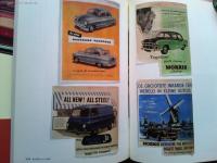 赤いボディ、黒い屋根に2ドア : アメリカの雑誌広告でたどる275台の自動車の容姿