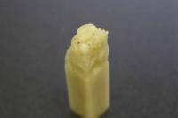 5　5　印材　青田石　竜　15×15×57㎜